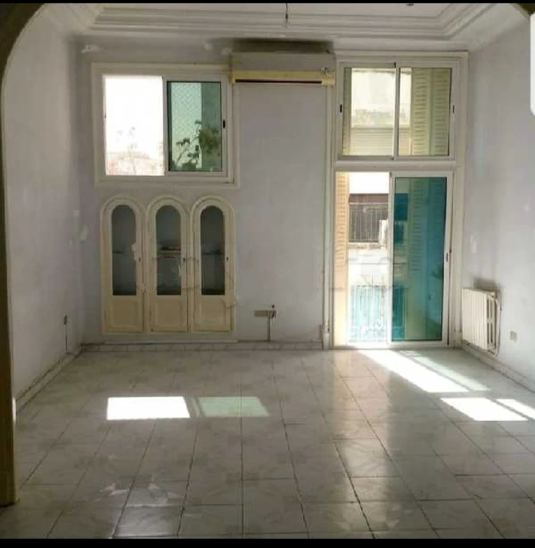 Sidi El Bechir Monfleury Location Appart. 3 pices Appartement s plus trois au premier tage